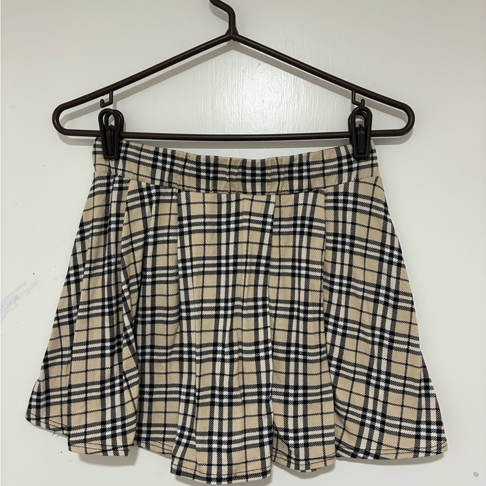 Rue21 Tan and Black Skater Mini Skirt